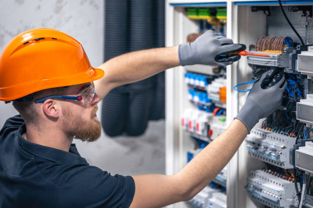 Best Local Electrician Companies  in Forest Heights, TX